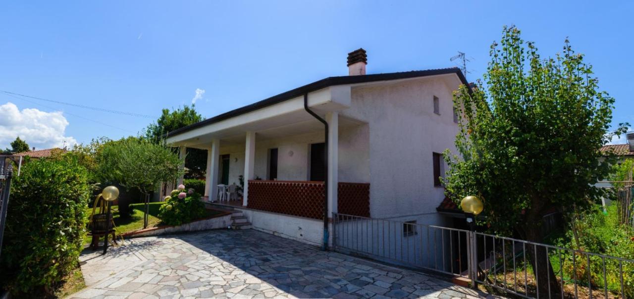 B&B Il Girasole Ortonovo Luaran gambar