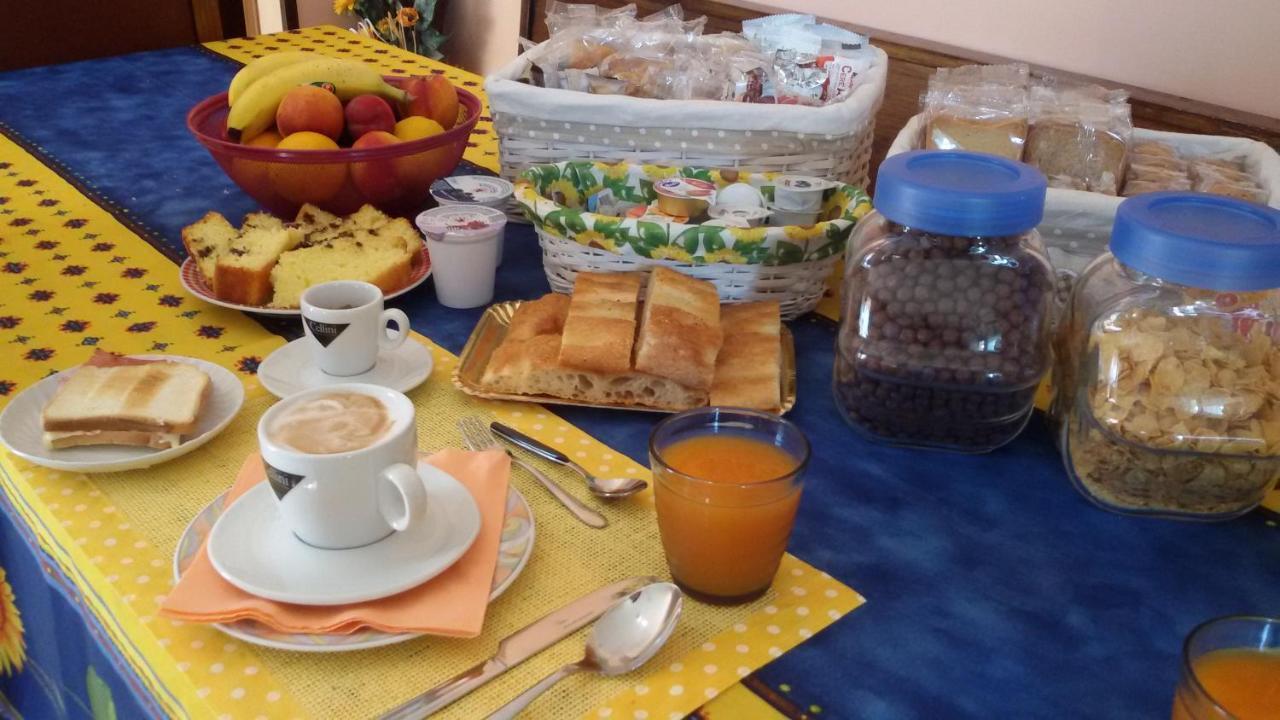 B&B Il Girasole Ortonovo Luaran gambar