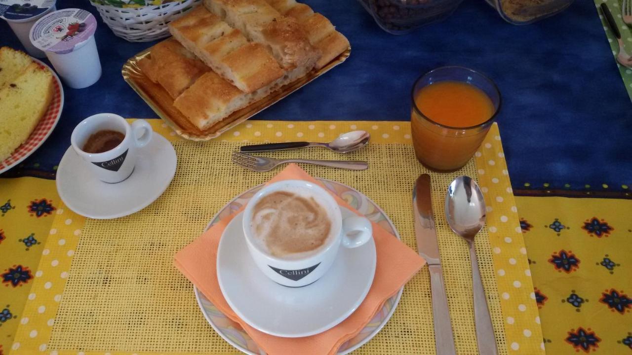 B&B Il Girasole Ortonovo Luaran gambar