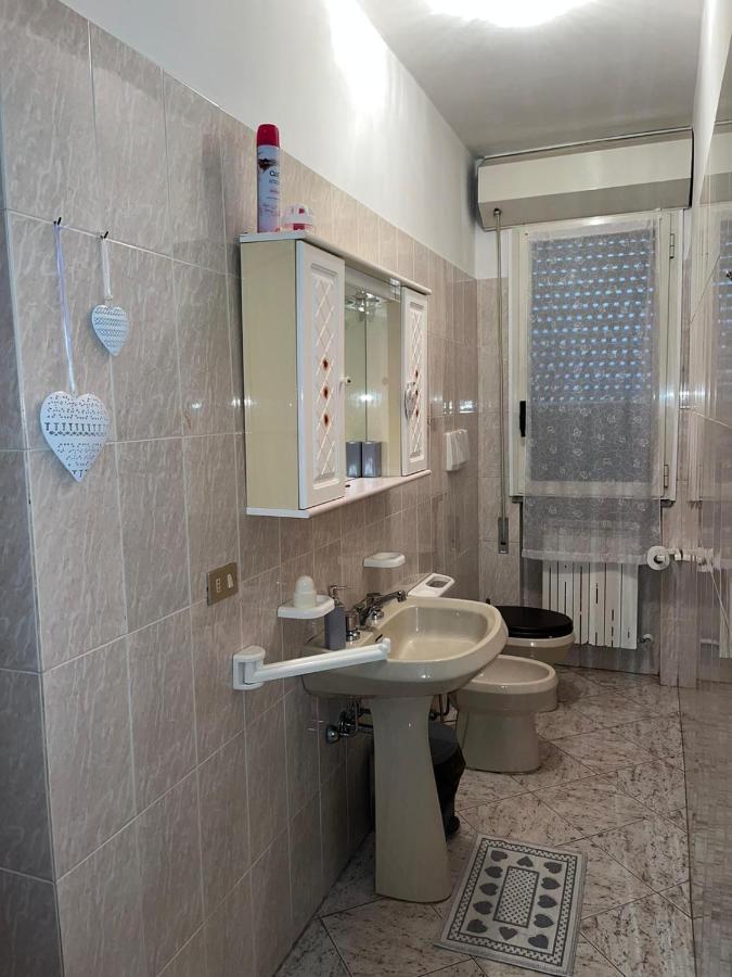 B&B Il Girasole Ortonovo Luaran gambar