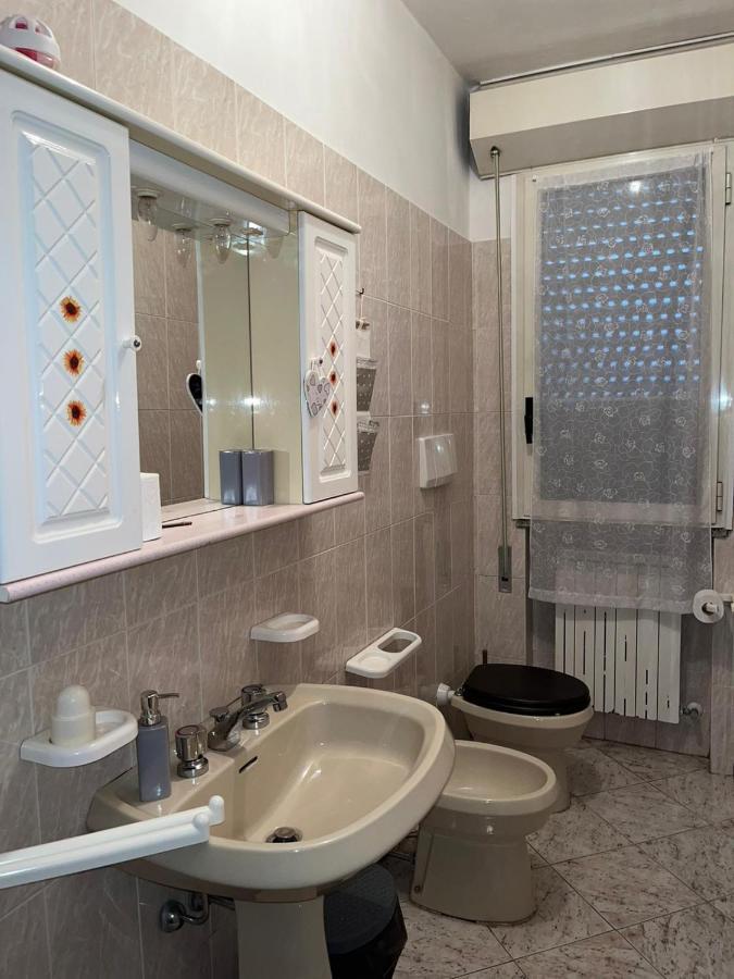 B&B Il Girasole Ortonovo Luaran gambar