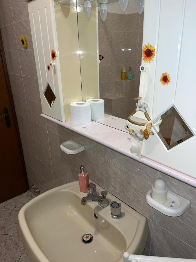 B&B Il Girasole Ortonovo Luaran gambar
