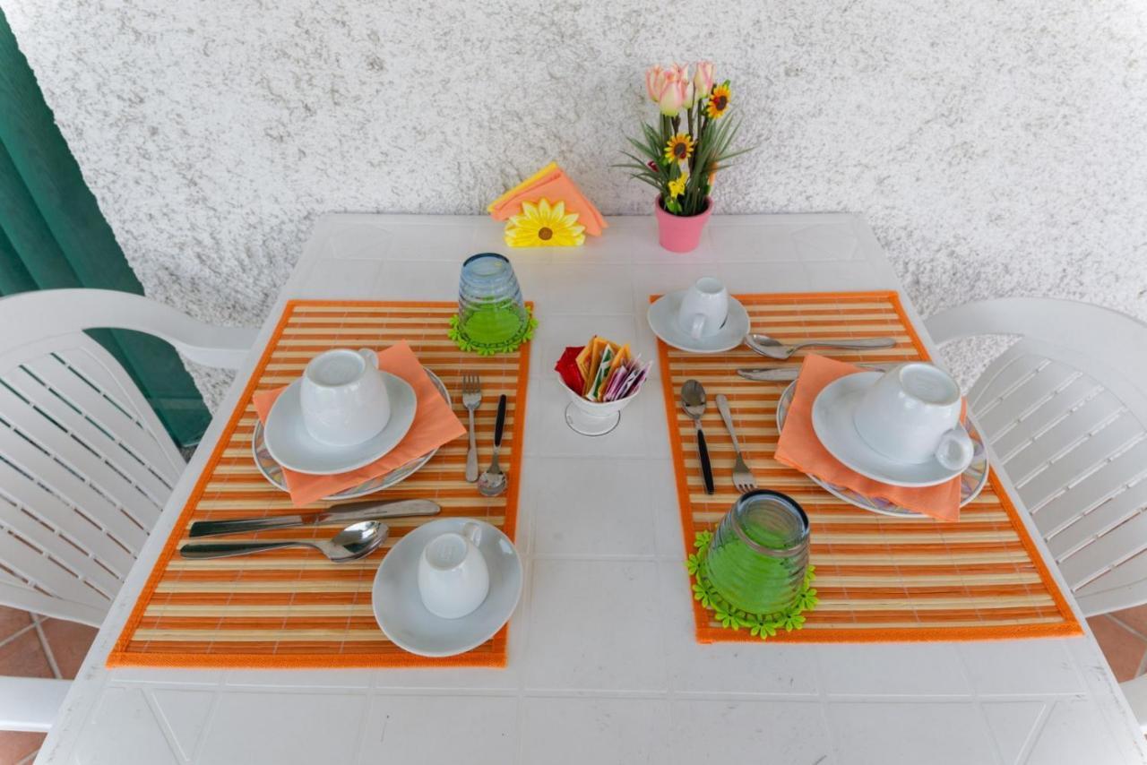 B&B Il Girasole Ortonovo Luaran gambar