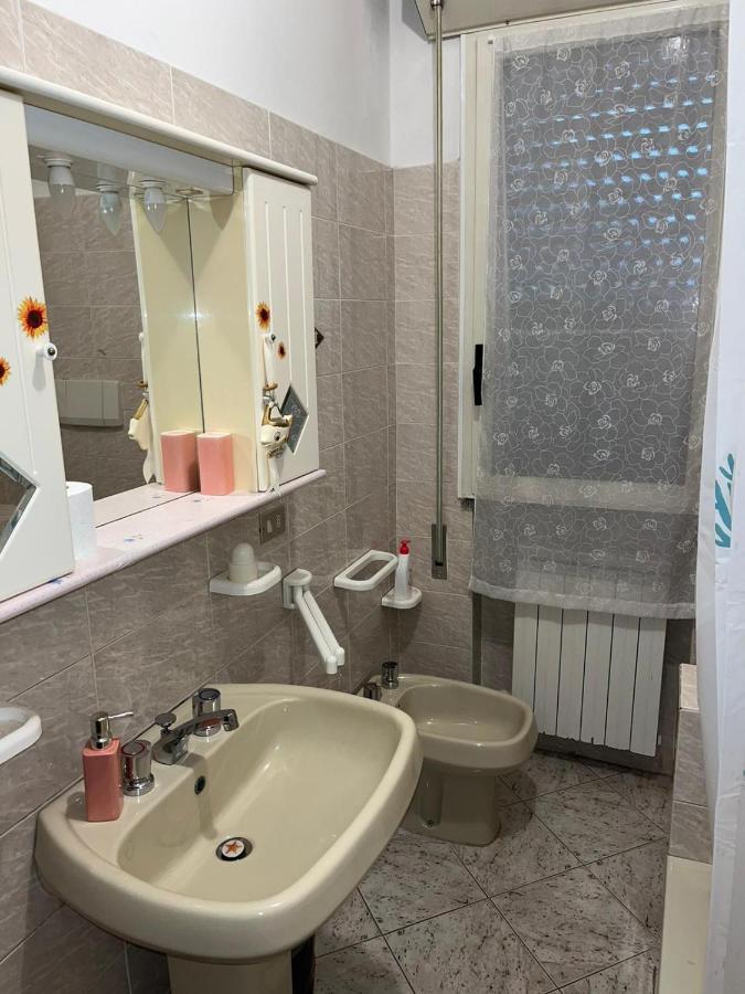 B&B Il Girasole Ortonovo Luaran gambar