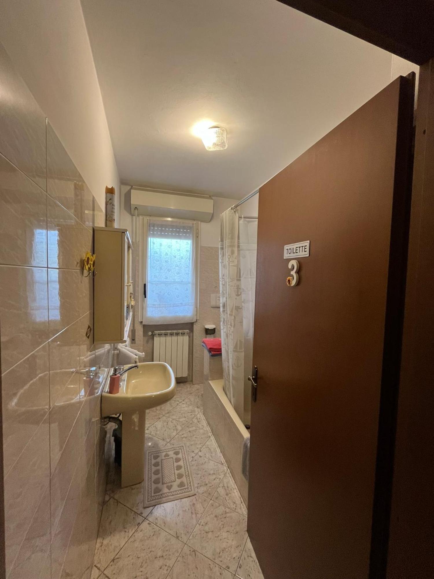 B&B Il Girasole Ortonovo Luaran gambar