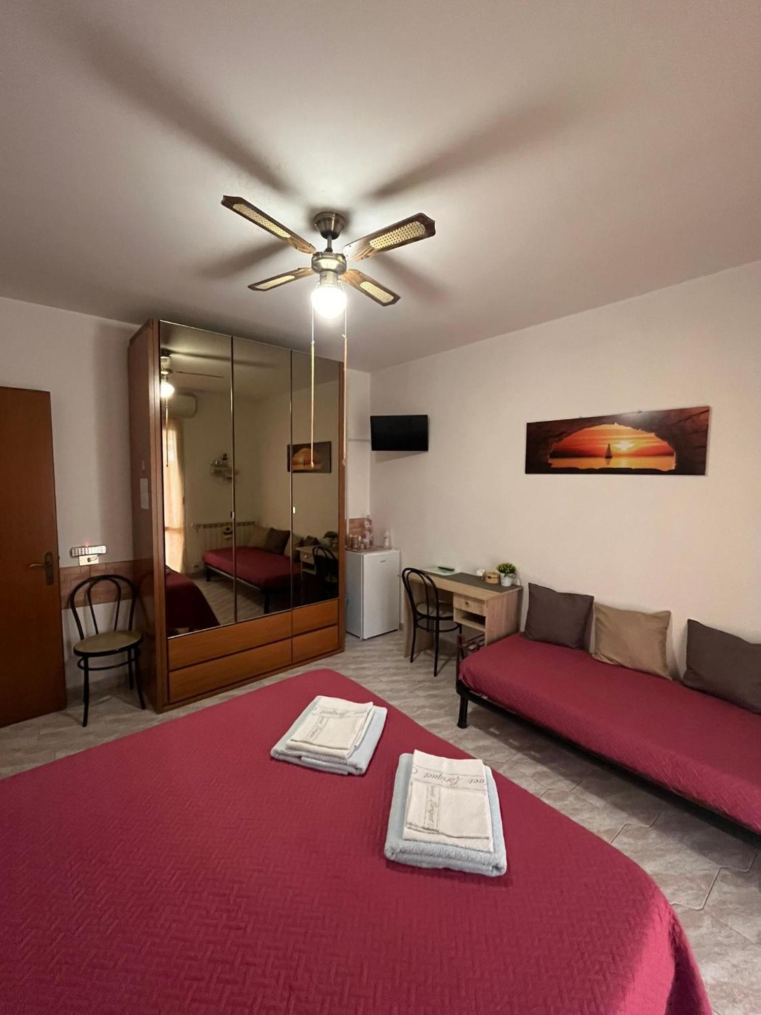 B&B Il Girasole Ortonovo Luaran gambar