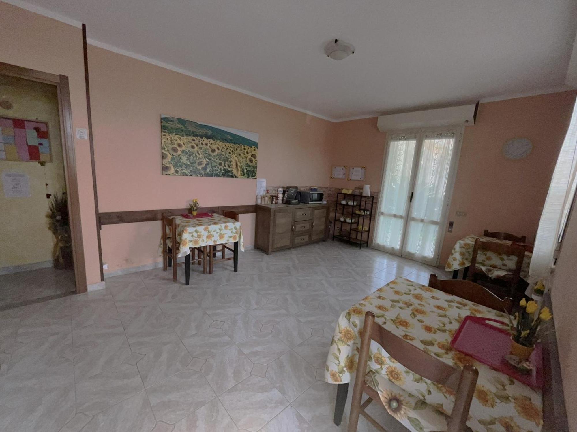 B&B Il Girasole Ortonovo Luaran gambar