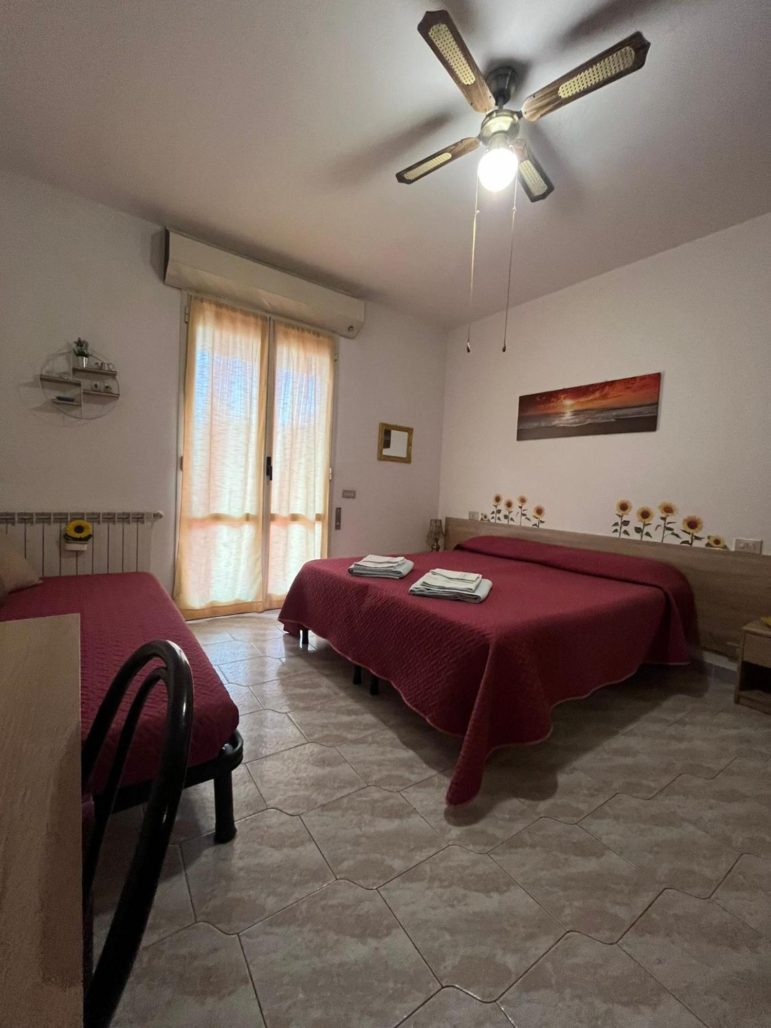 B&B Il Girasole Ortonovo Luaran gambar