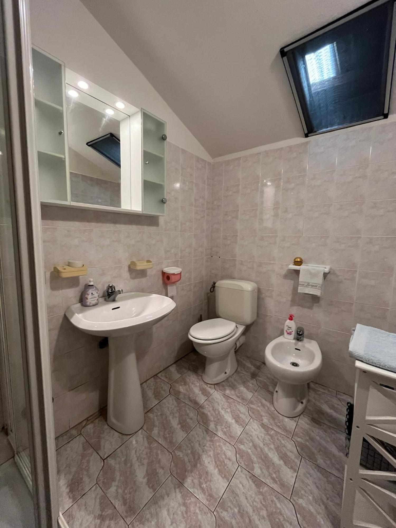 B&B Il Girasole Ortonovo Luaran gambar