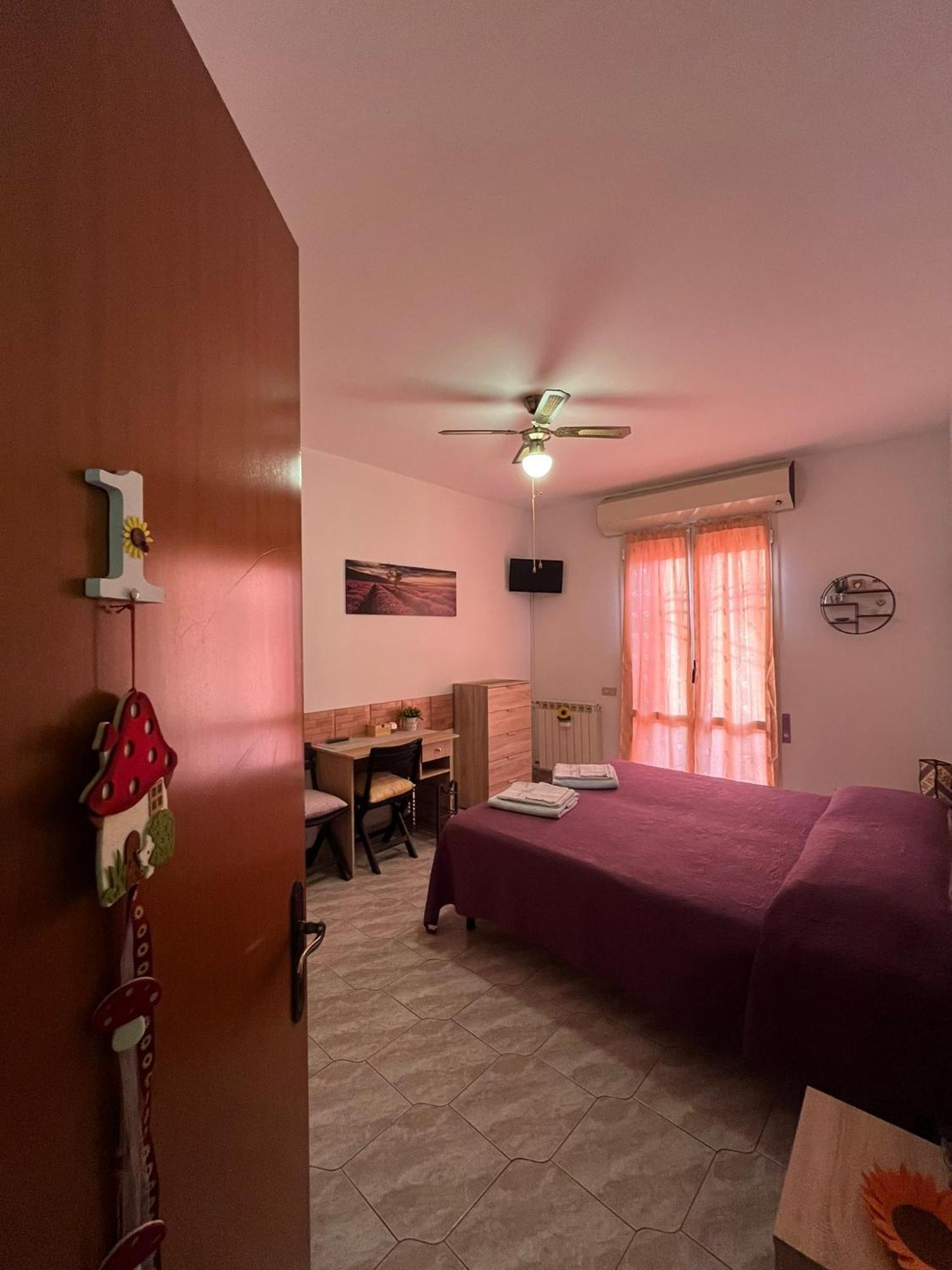B&B Il Girasole Ortonovo Luaran gambar