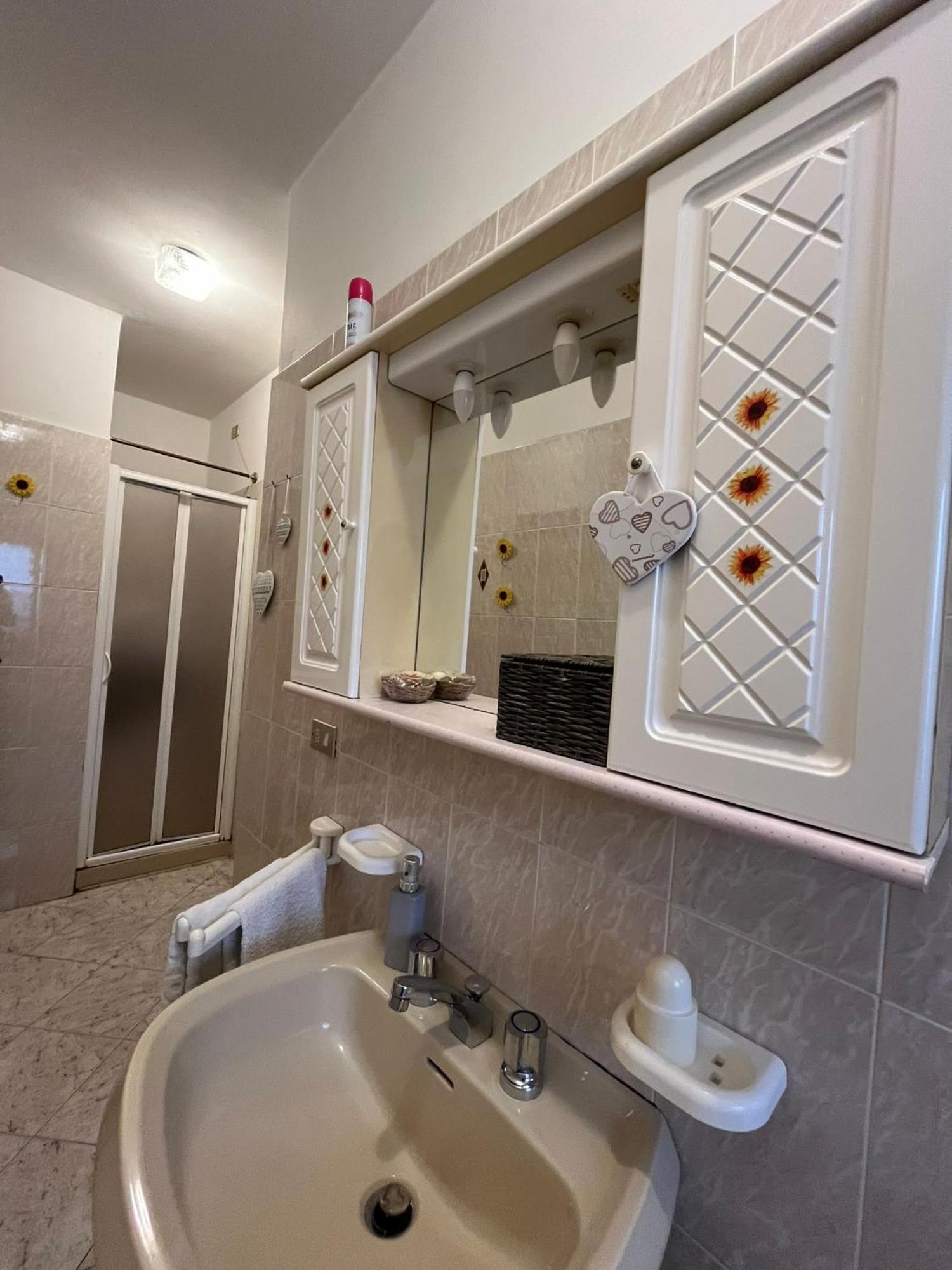 B&B Il Girasole Ortonovo Luaran gambar