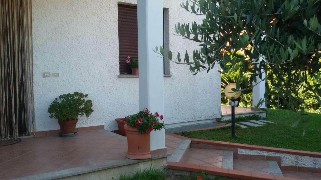B&B Il Girasole Ortonovo Luaran gambar